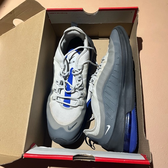 Nike Men's Gray and Blue Athletic Shoes - Picture 1 of 3